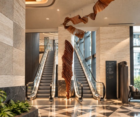IGA Hilton Airport City Hotel / Lobby Artworks